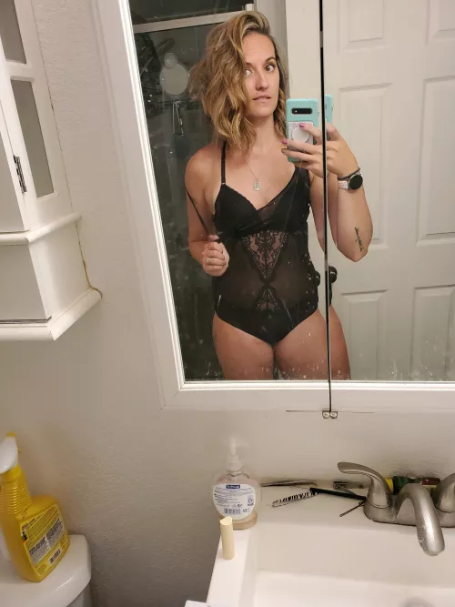 Who wants more (F) 32 by sulzie420