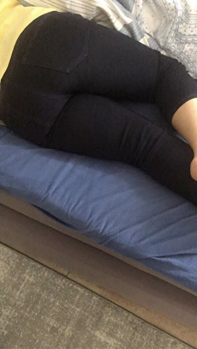 Who wants my mom riding his dick? posted by aukak