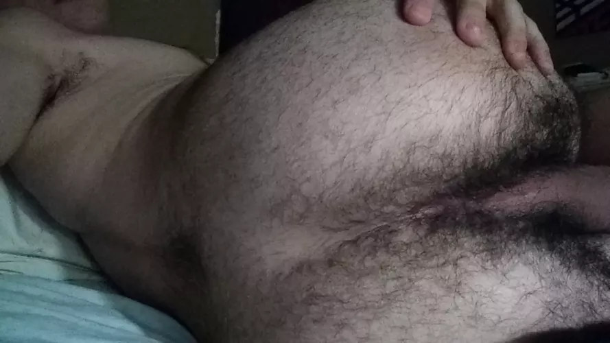 Who wants soem hiary ass? by tailemail