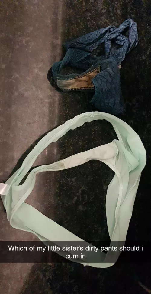 who wants the video of me cumming in the dark blue ones by shushs245