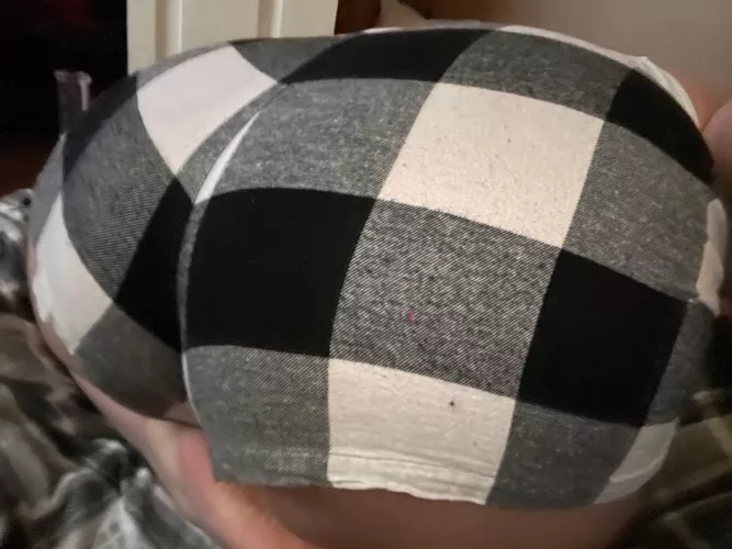 who wants to bend me over?🥵💋 by ofprincess_ellaaa