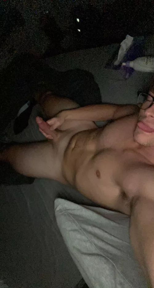 Who wants to chat? :) by shhh23332