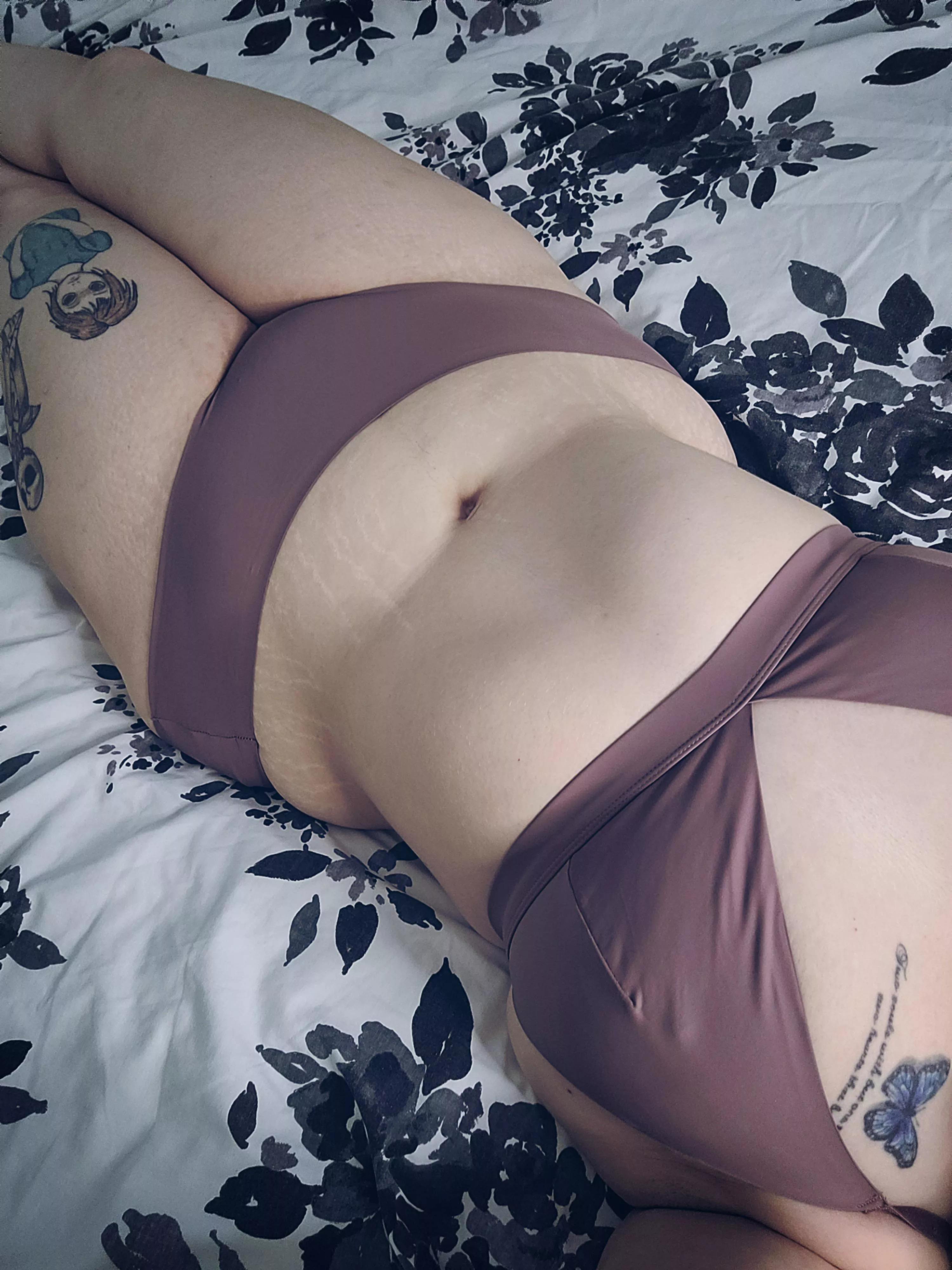 Who wants to come and play? Subscribe to my OF (link in comments) and let's see what fun we can have 😉 There's also an offer on at the moment. Be quick to snap it up! posted by ThePetiteMistress