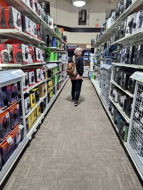 Who wants to come shopping with me ? [f] by abbylynnxoxo