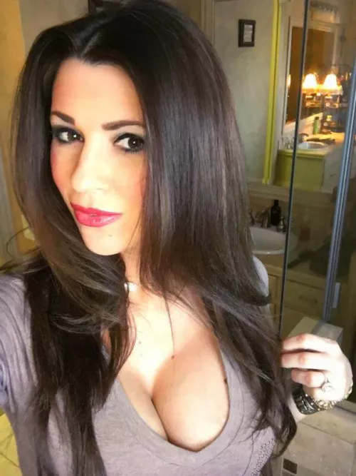 Who wants to cum to my mom? by wwww2234