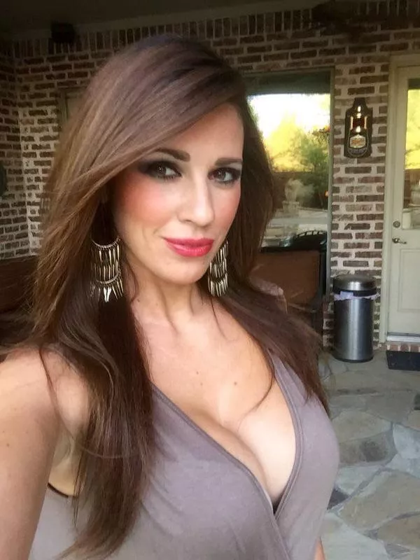 Who wants to fuck my mom? She loves younger cock posted by wwww2234