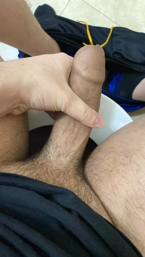 Who wants to get sloppy with my 🍆 by Successful_Walk189