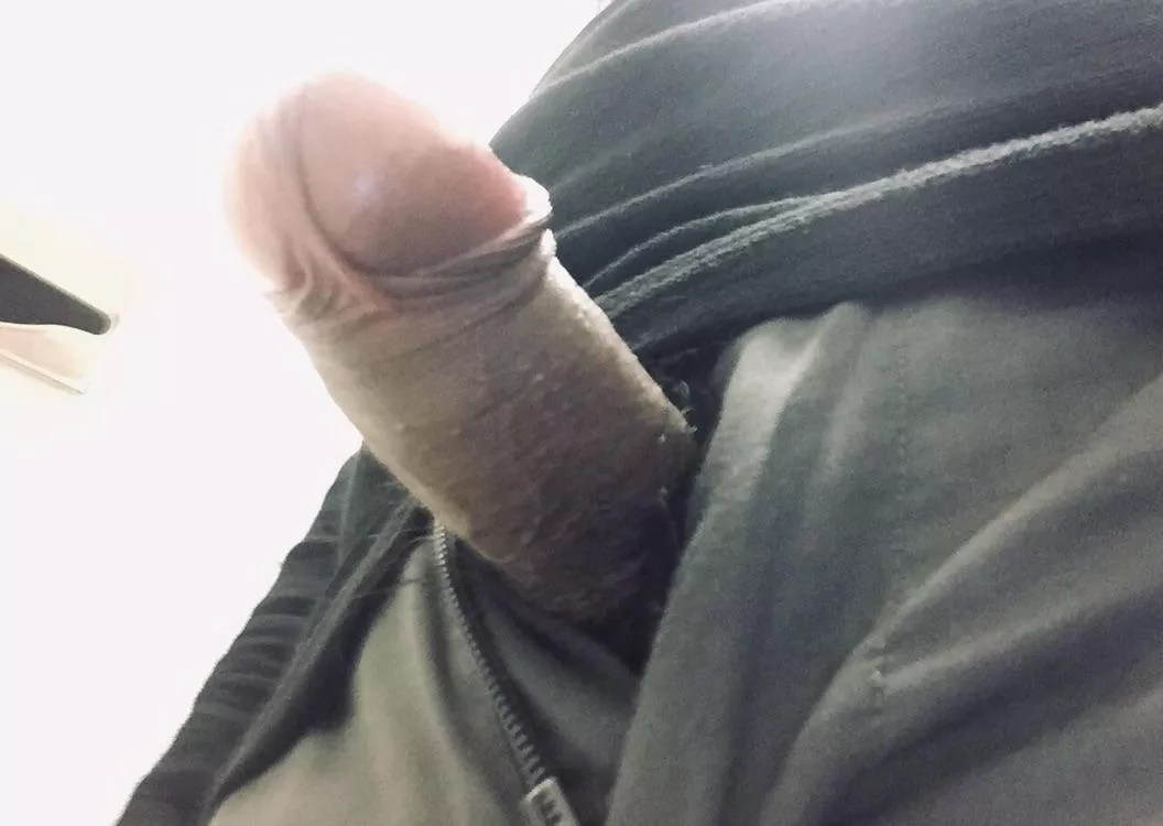 Who wants to give me some head..tell me what you think of my big ass little dick posted by IamFeelz