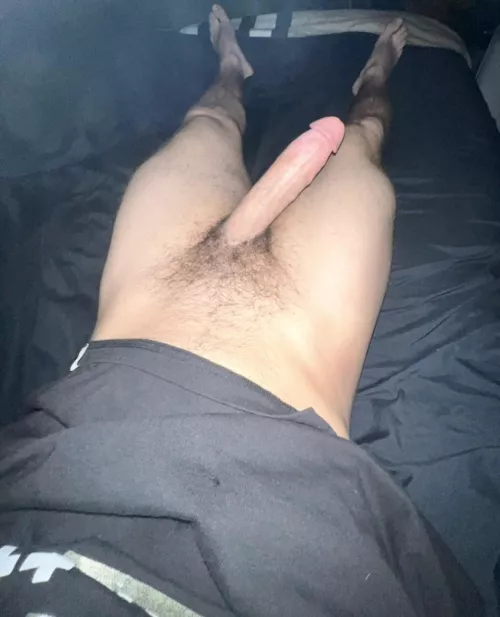 Who wants to help me cum by freddyteddy0