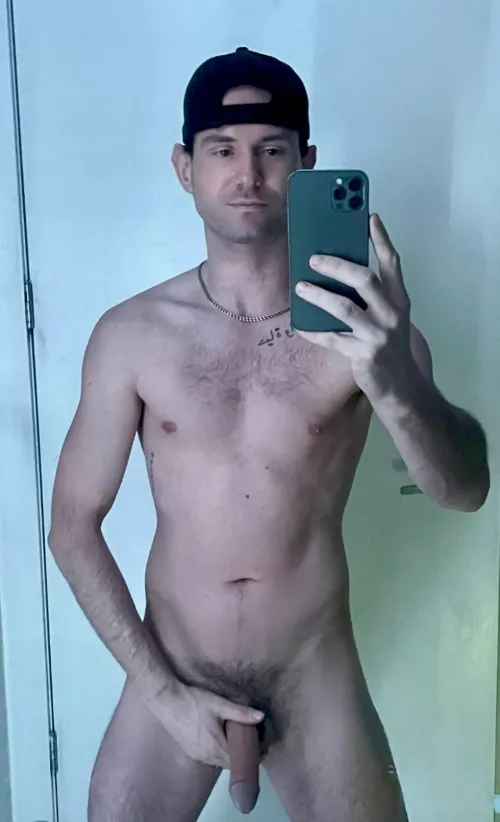 Who wants to help me out with my horniness😈 by Expert-Card-2895