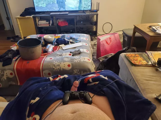 Who wants to help me play with my joystick by smallandbearded