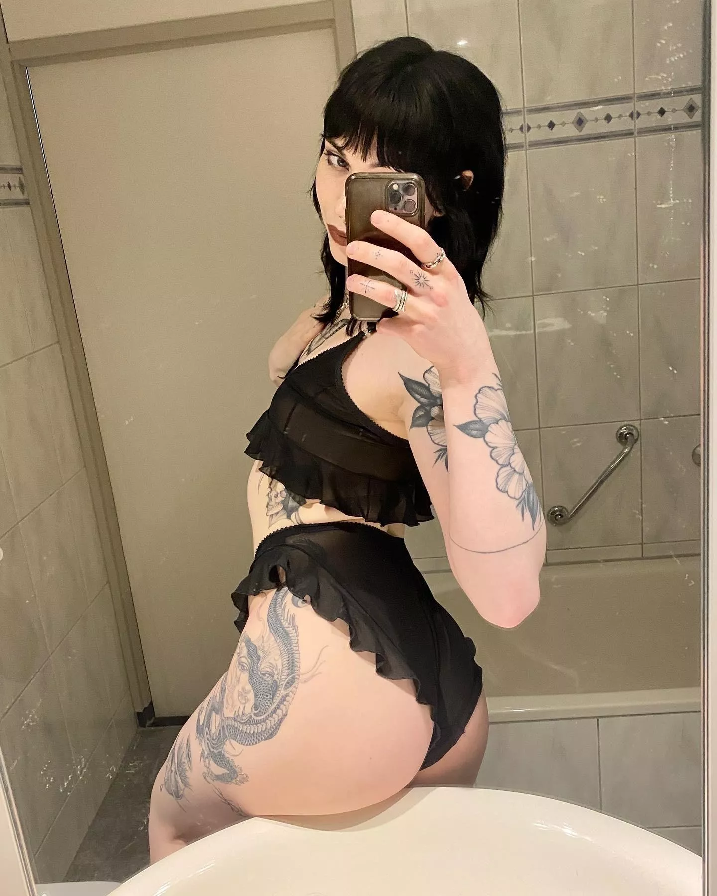 Who wants to join for a bath? posted by herpyderpy1147