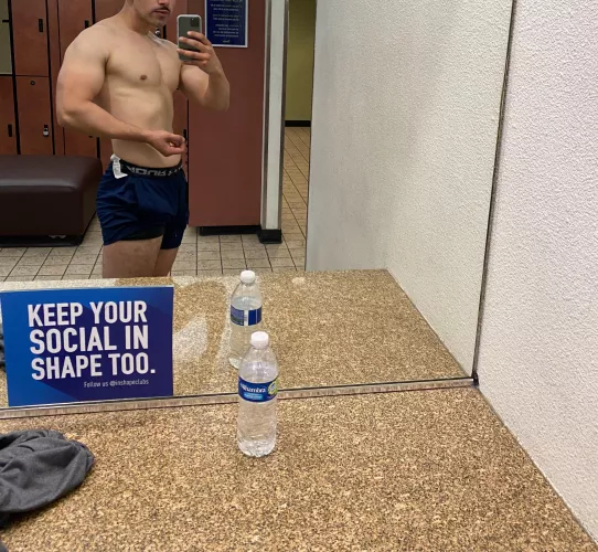 Who wants to join me in cardio 🥸 by bicepman38