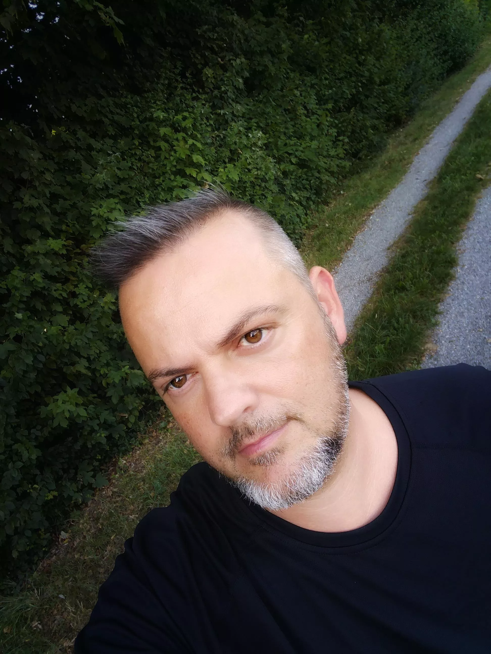 Who wants to join me on a bike ride posted by HEMM0