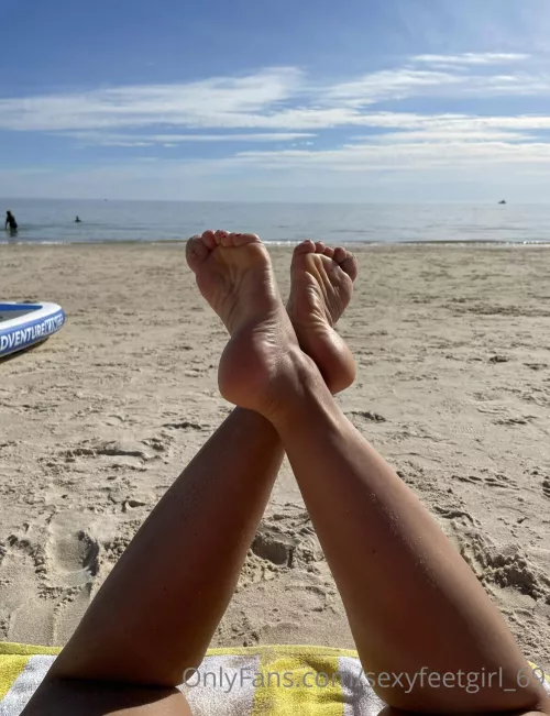 Who wants to join these little feet down at the beach? by Sexyfeetgirl__