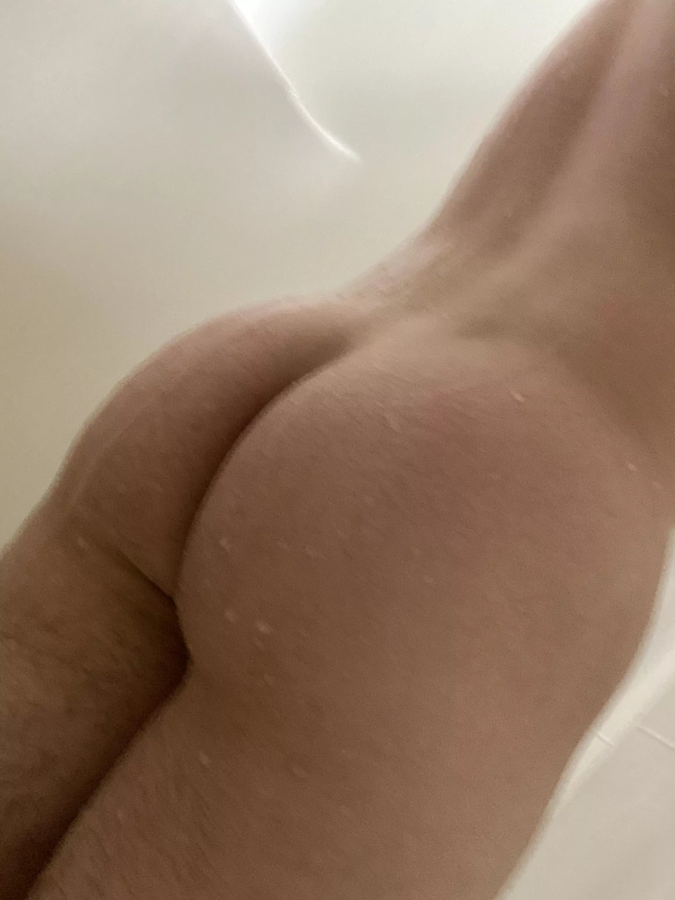 who wants to join this shower with me? posted by betab0y0