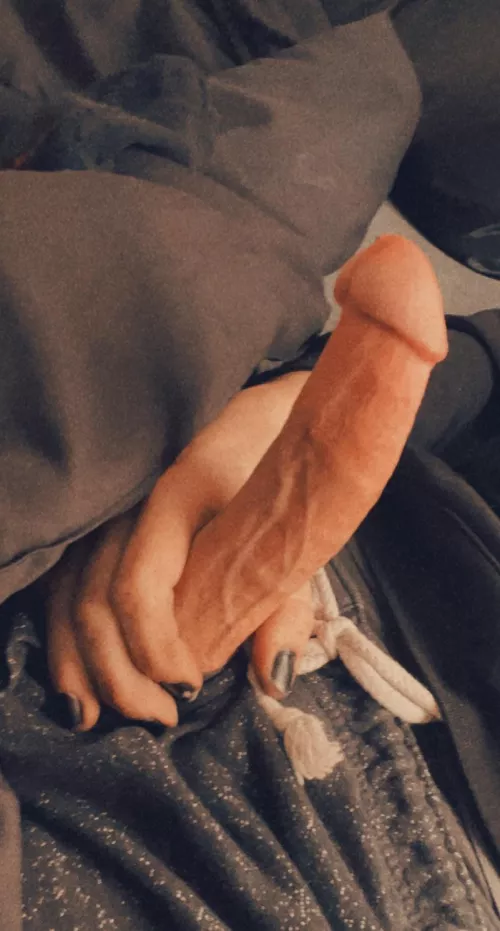 Who wants to lay in bed? by Hopeful_Abalone_3542