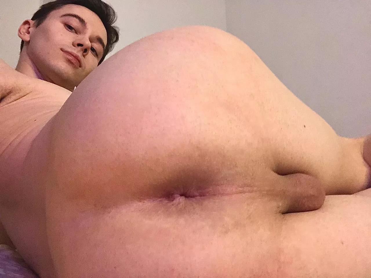 Who wants to lick and fuck that ass? posted by jackie_green19