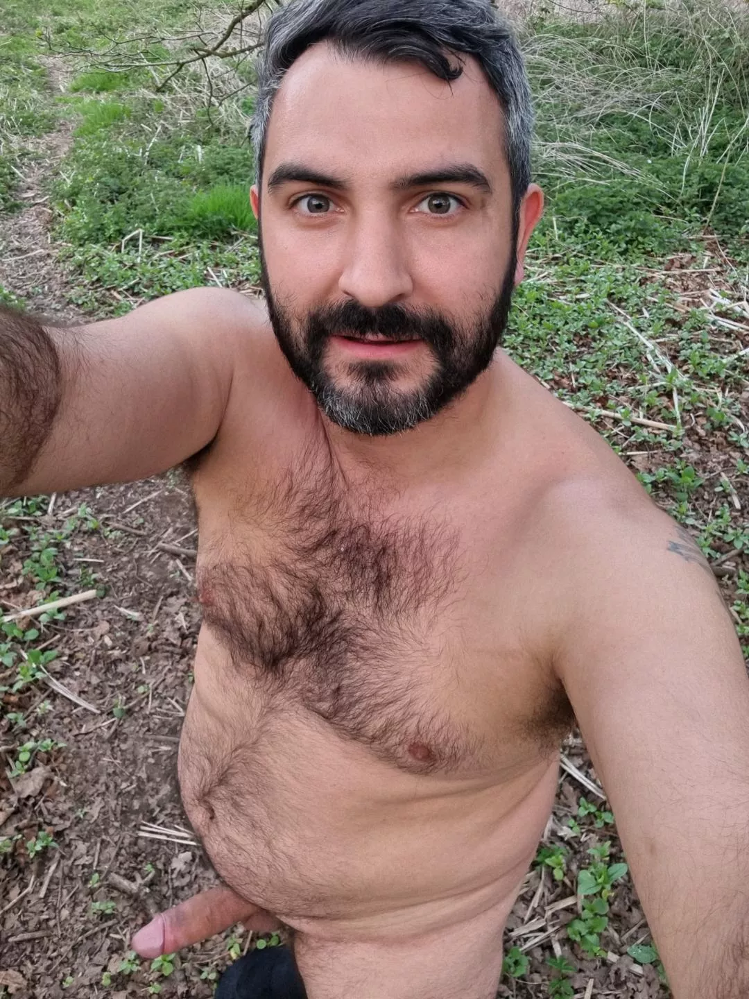 who wants to play a game of hode and go suck 😅 posted by kurrinz01