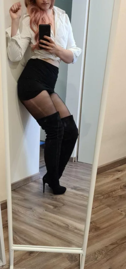 Who wants to play with me? by Nylon_Lady