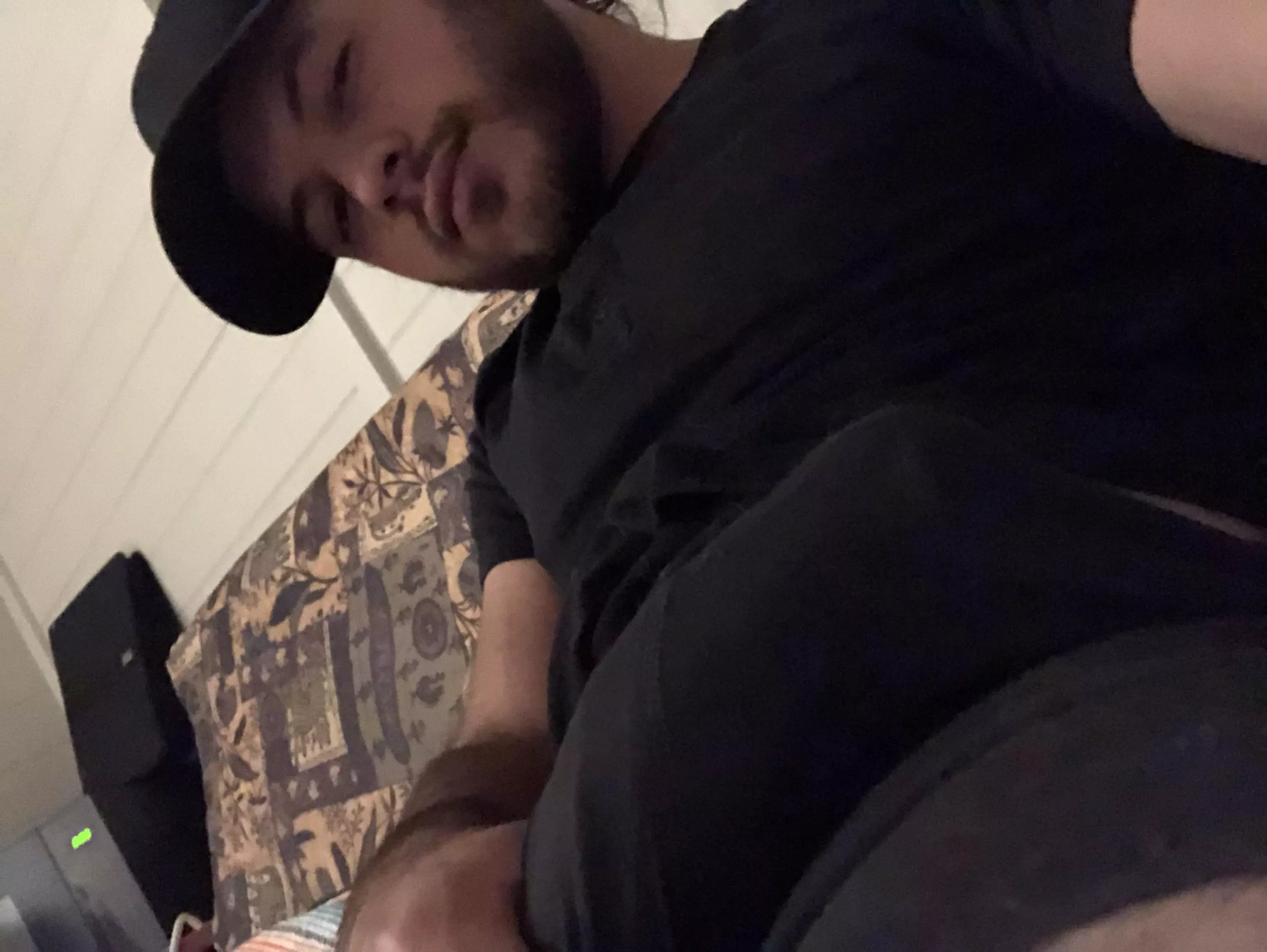 Who wants to play with me? posted by TristanMoreau