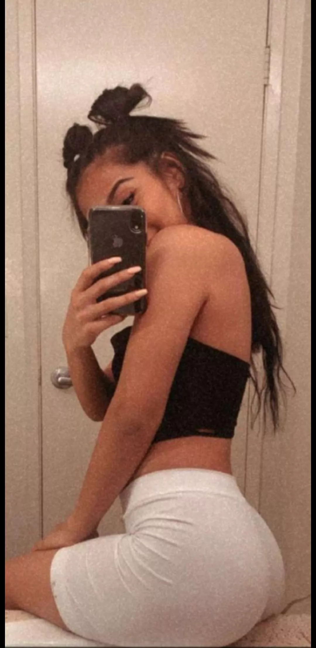 who wants to pound this fatass while my man isn't home? 🤭 posted by Complete-Chest-5425