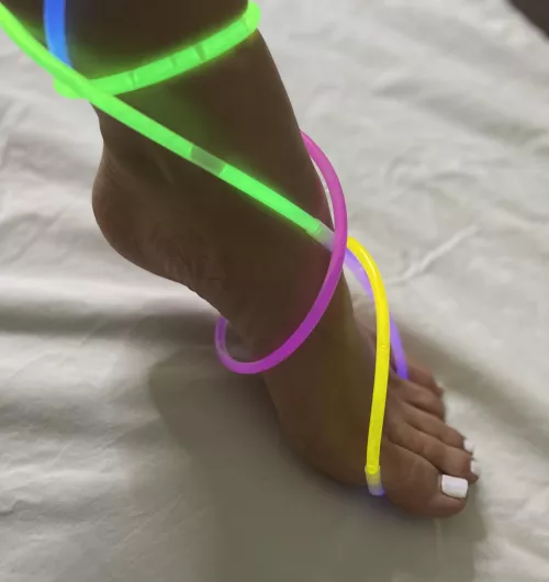 Who wants to rave with me? - Li by toesandthemes