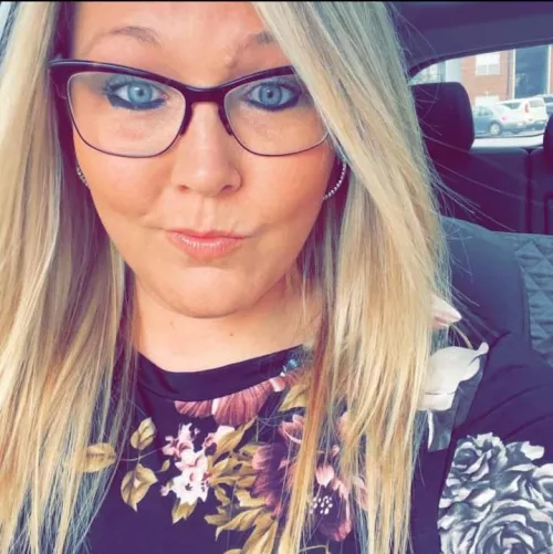 Who wants to see her big tittys by raffa699