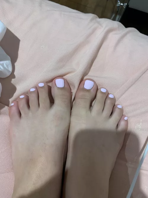 Who wants to see me give a sloppy foot job with my pretty feet 💋 link in bio x by bbyvenus18