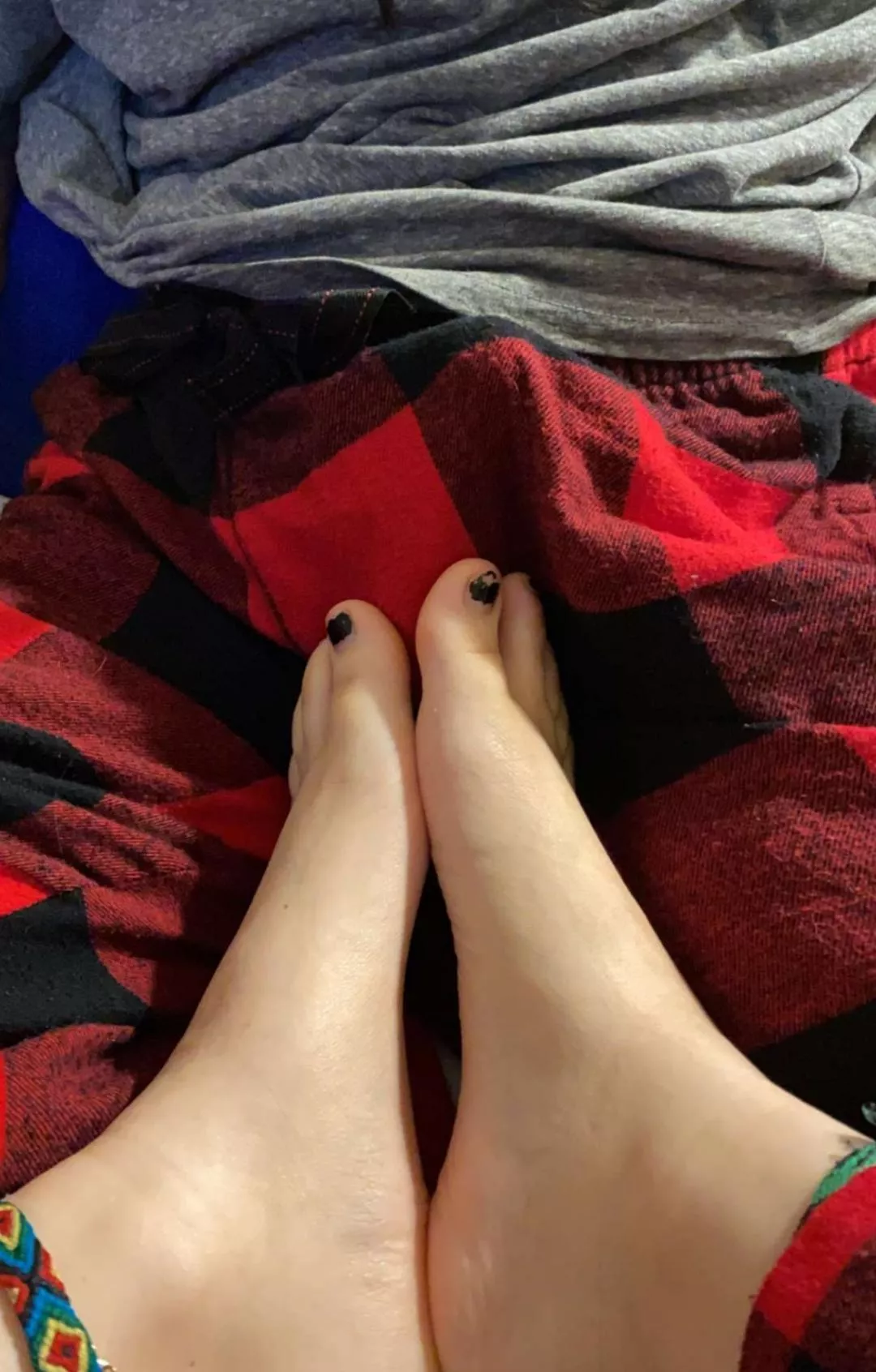 Who wants to see me smash his pathetic balls 😈😈 posted by hanky_spanky_tanky