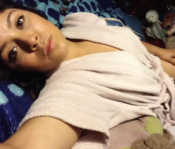 Who wants to see my boobs? by hrrety12