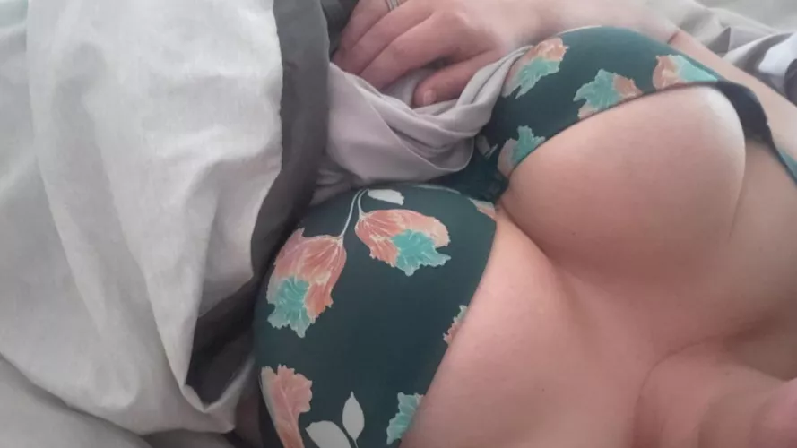 Who wants to see? by femalebodyisperfect