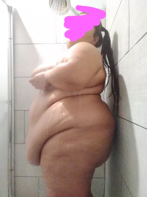 Who wants to shower with me? by bbwbbygirl1