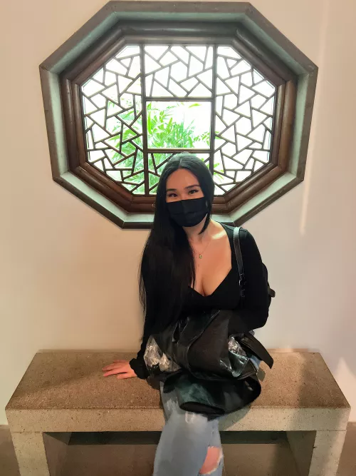 Who wants to sit next to me? by Kittyeyess