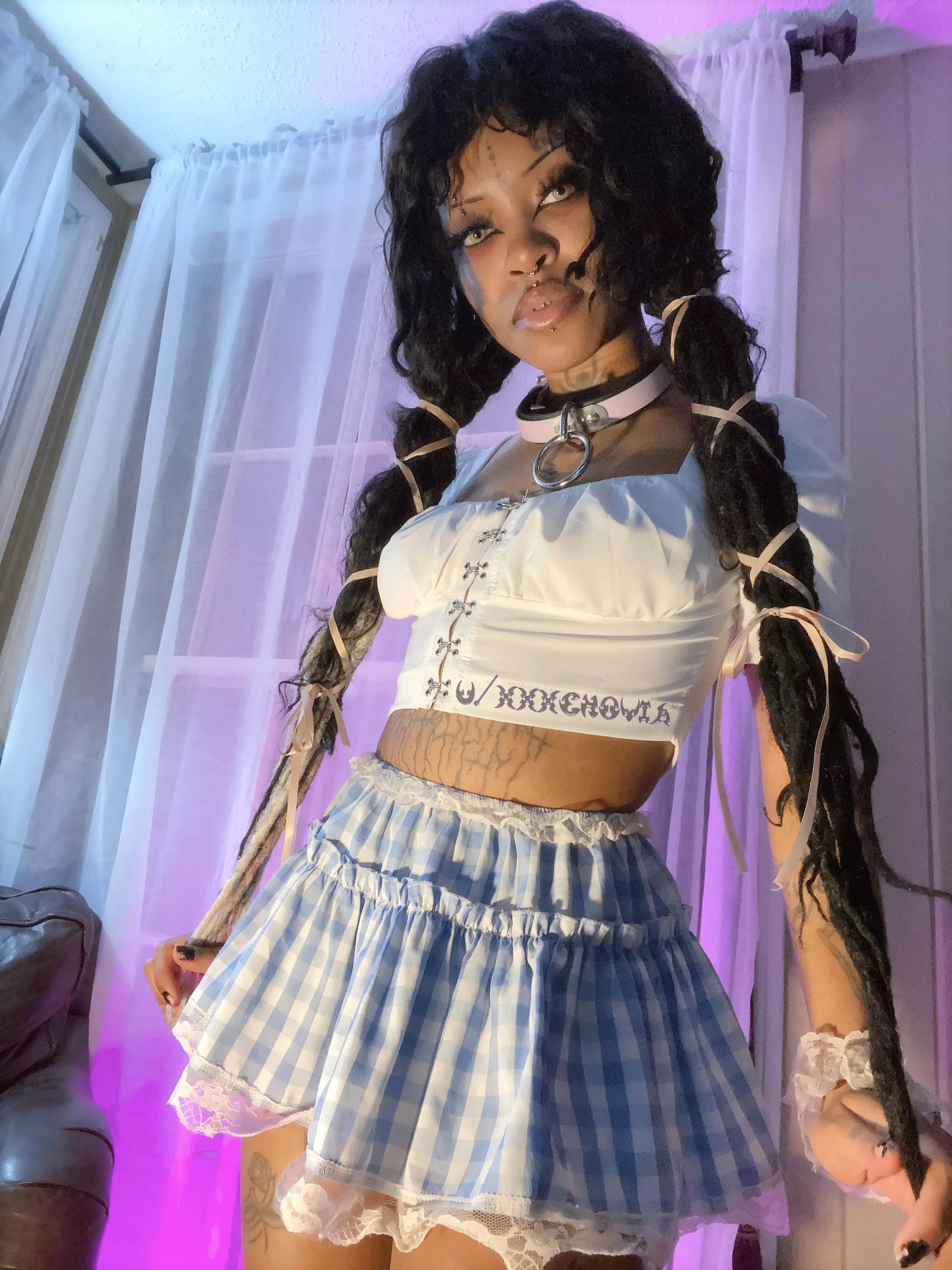 Who wants to smoke and chill w me tonight? 🧸 I’ll be live around 8 CST posted by xxxenovia