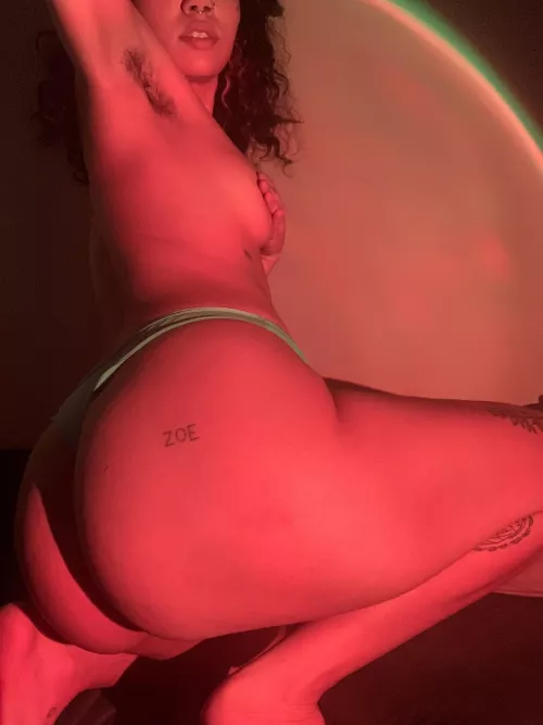 who wants to sniff my hairy pits? ;) by cosmotransit