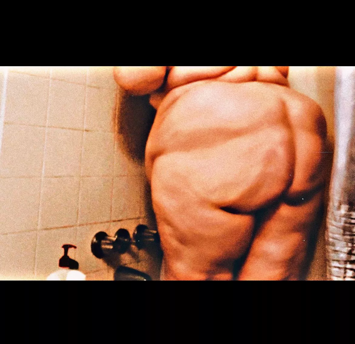 Who wants to spread these cheeks? 😍 posted by Horrorwhorexox