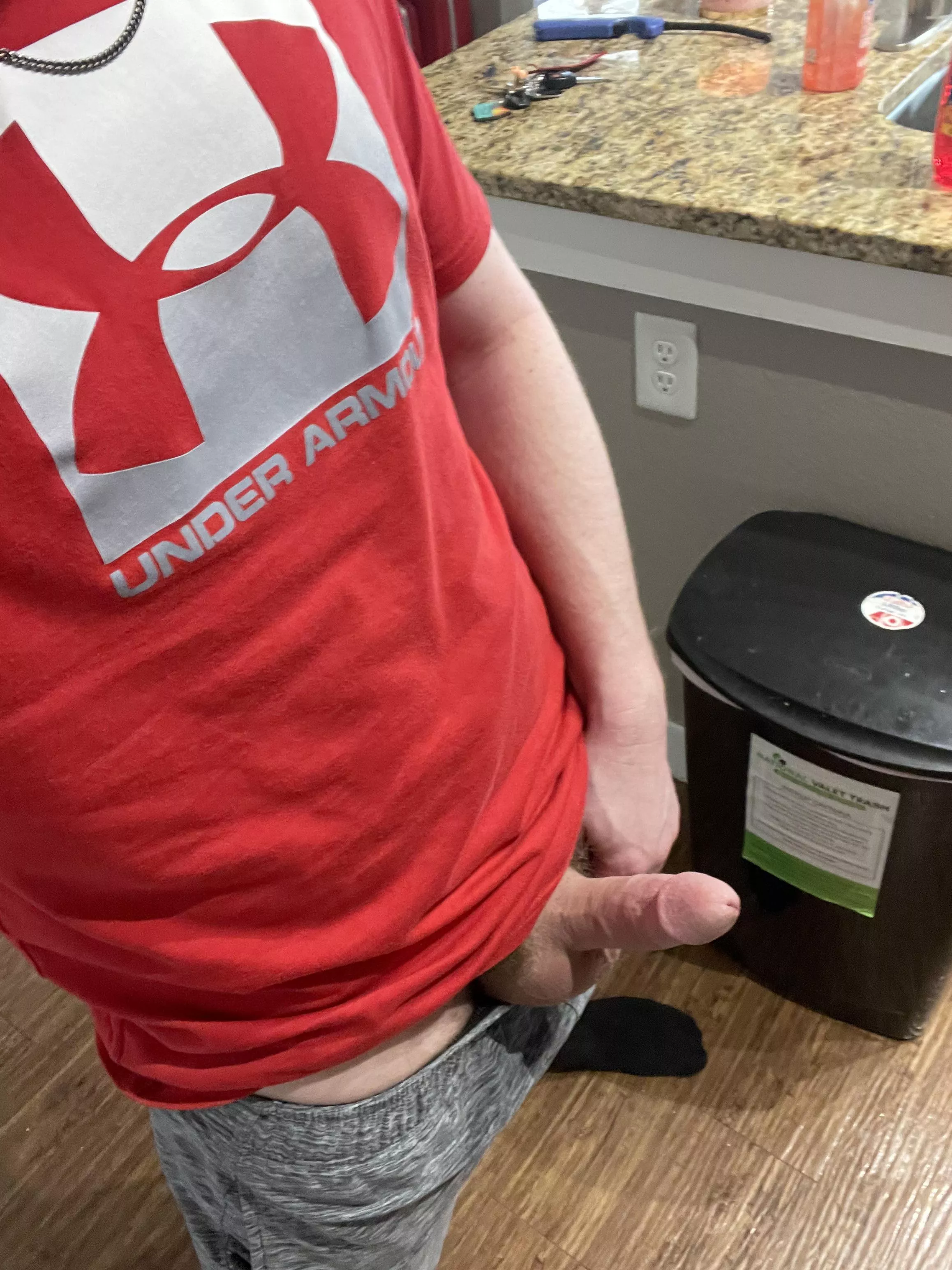 Who wants to suck me in the kitchen? posted by allamerbromo