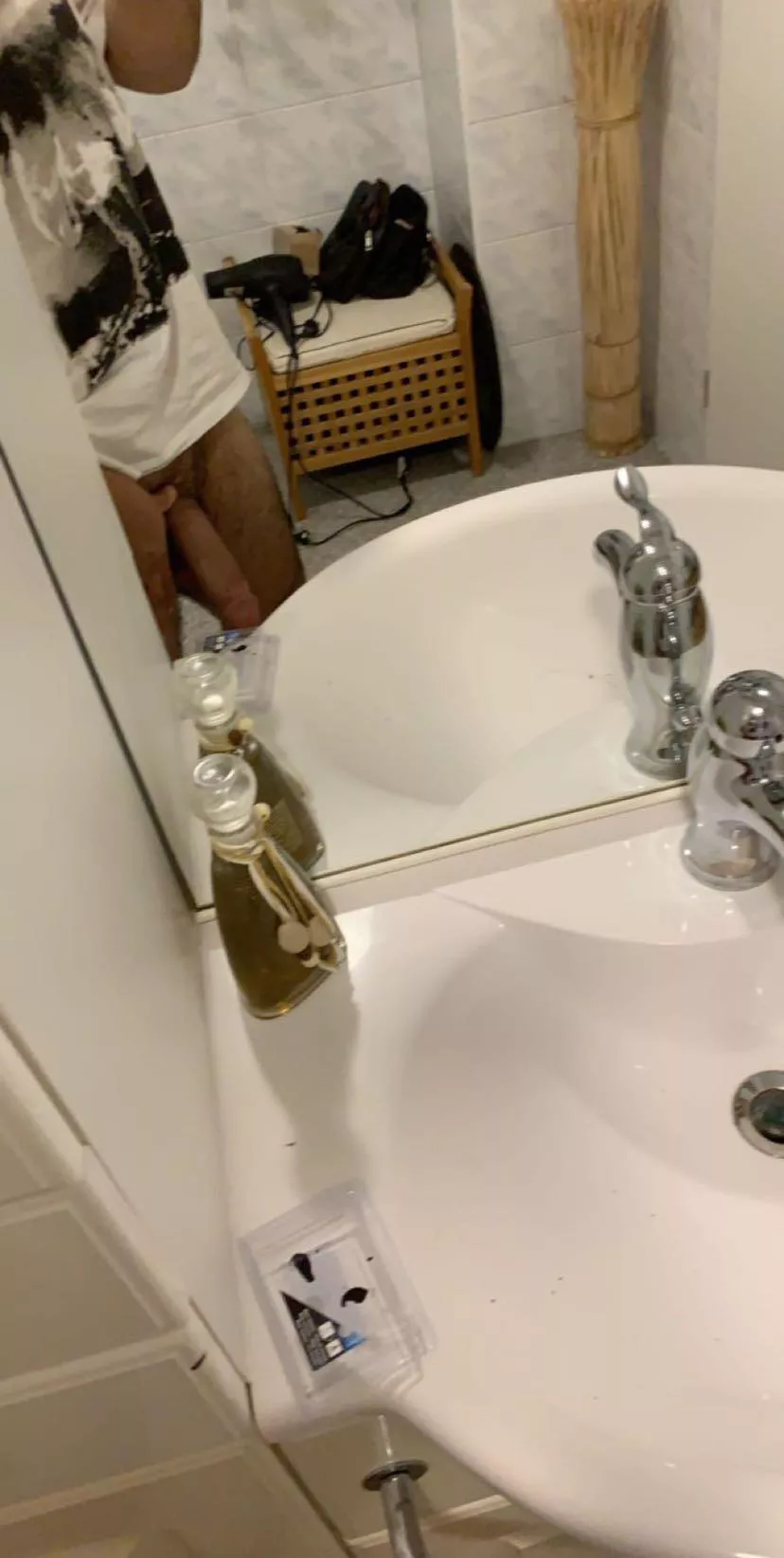 Who wants to suck my cock posted by Alternative-Car7767