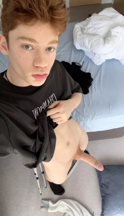 Who wants to suck my morning 🪵 by Appropriate_Lock9676