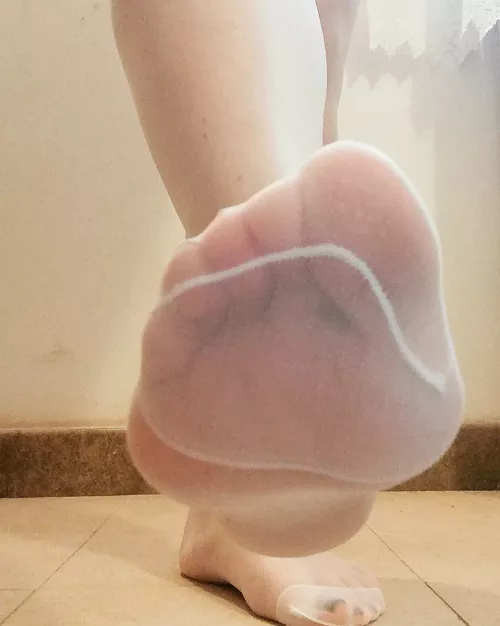 Who wants to suck my toes? by Ambers_littlefeet