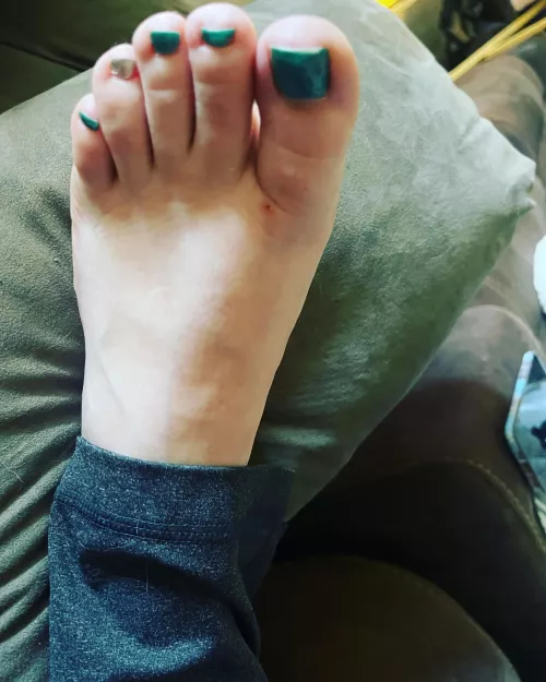 Who wants to suck these toes after a long day at work 😘😈 by prettyprettyfeet94