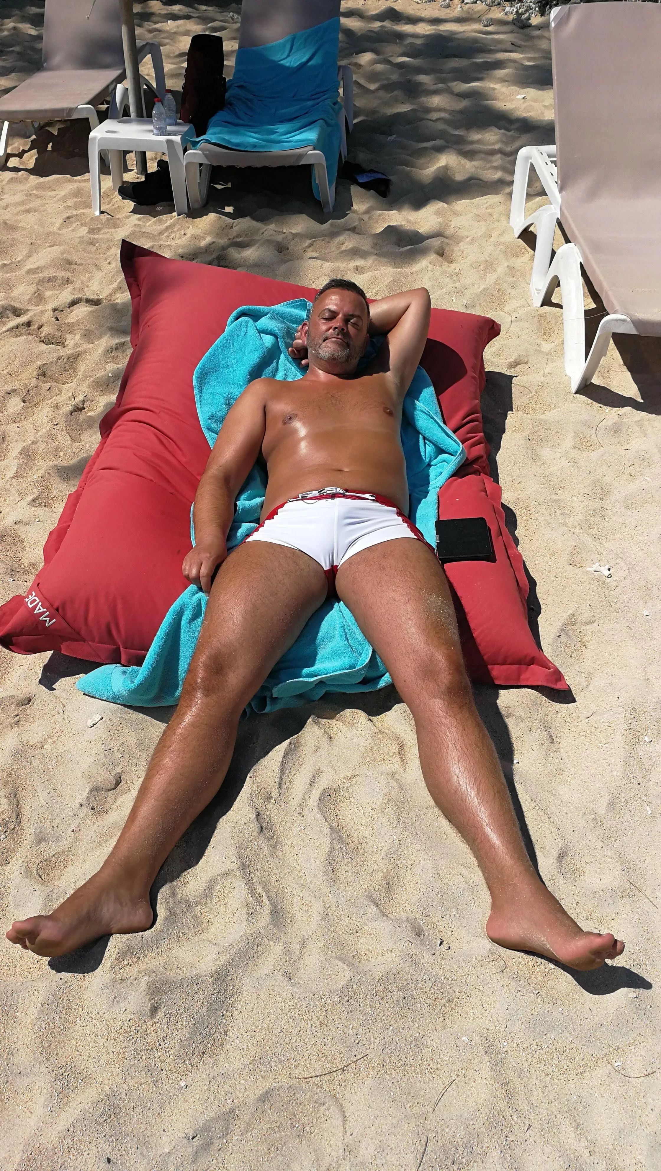 Who wants to take a sunbath with me posted by HEMM0