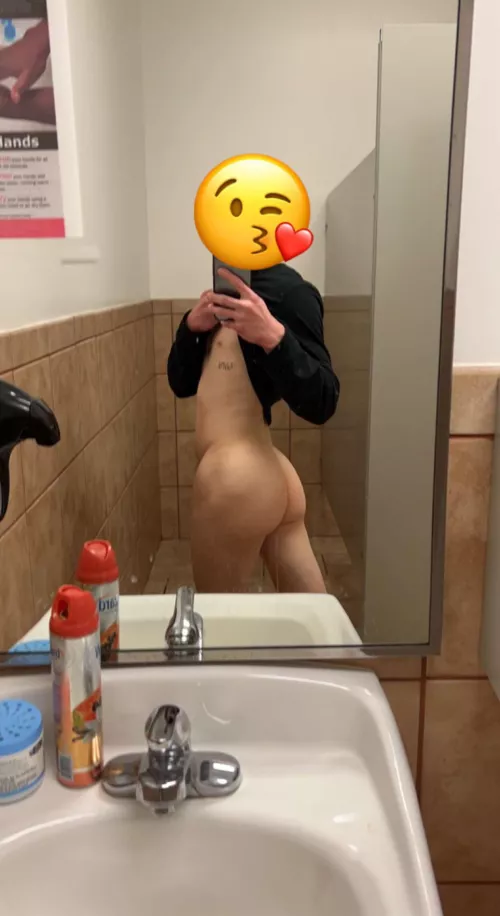 Who wants to take my virginity? by Mabel412