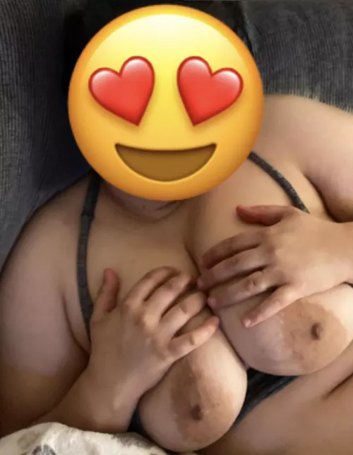 Who wants to titty fuck me 🤤 by Akinapeaches