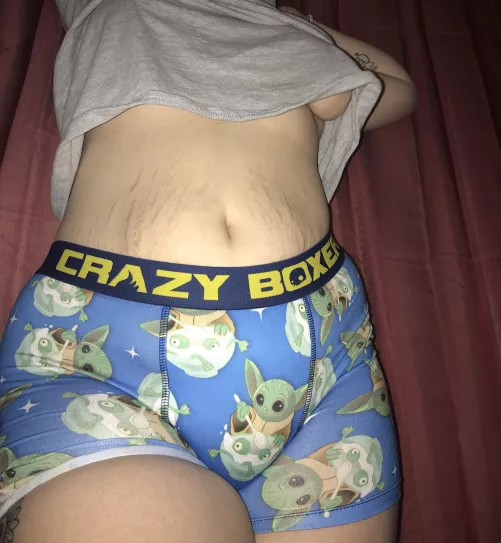 Who wants to watch the Mandalorian with me 💘 by jennakinky