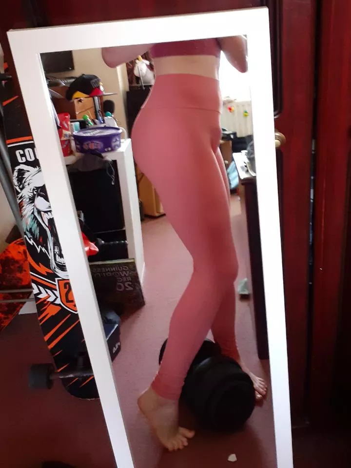 who wants to work out with me ;b posted by FemboyPhotos