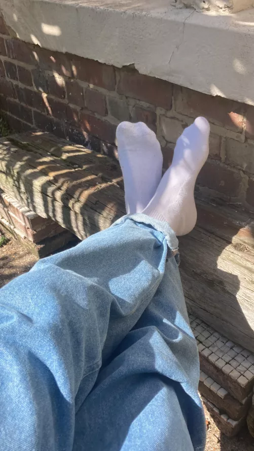 who wants to worship my size 11's while I bask in the sun? by thxxxnks