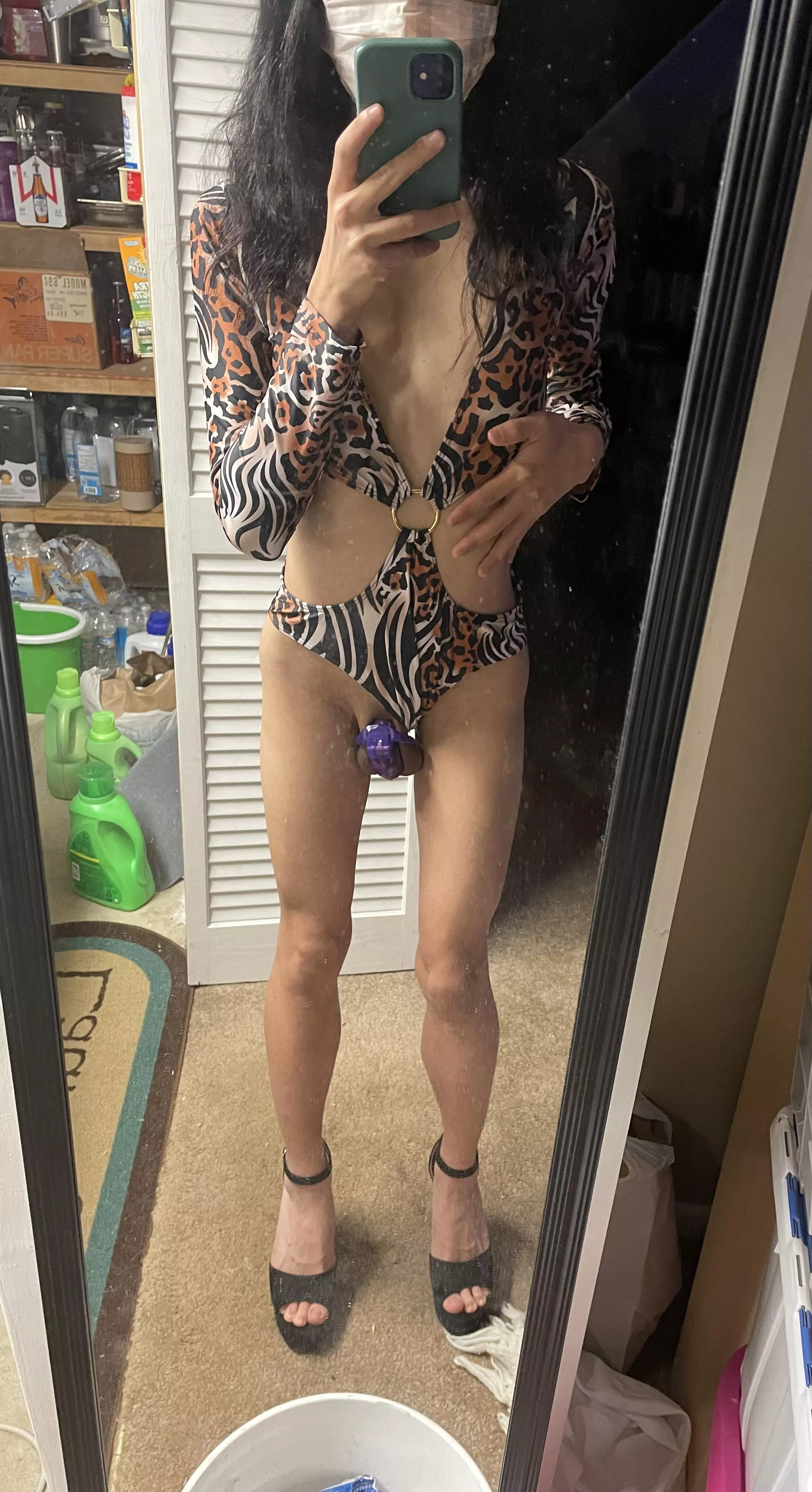 Who would fuck me poolside? posted by SissyNicky12