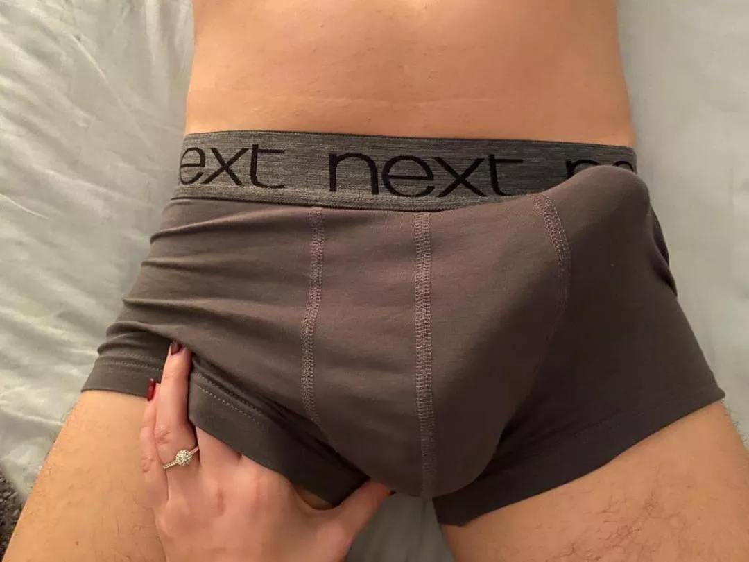 who would share my husbands cock with me... posted by anight123456